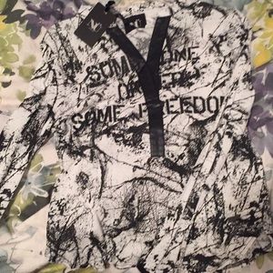 NÜ long sleeve v neck, white and black